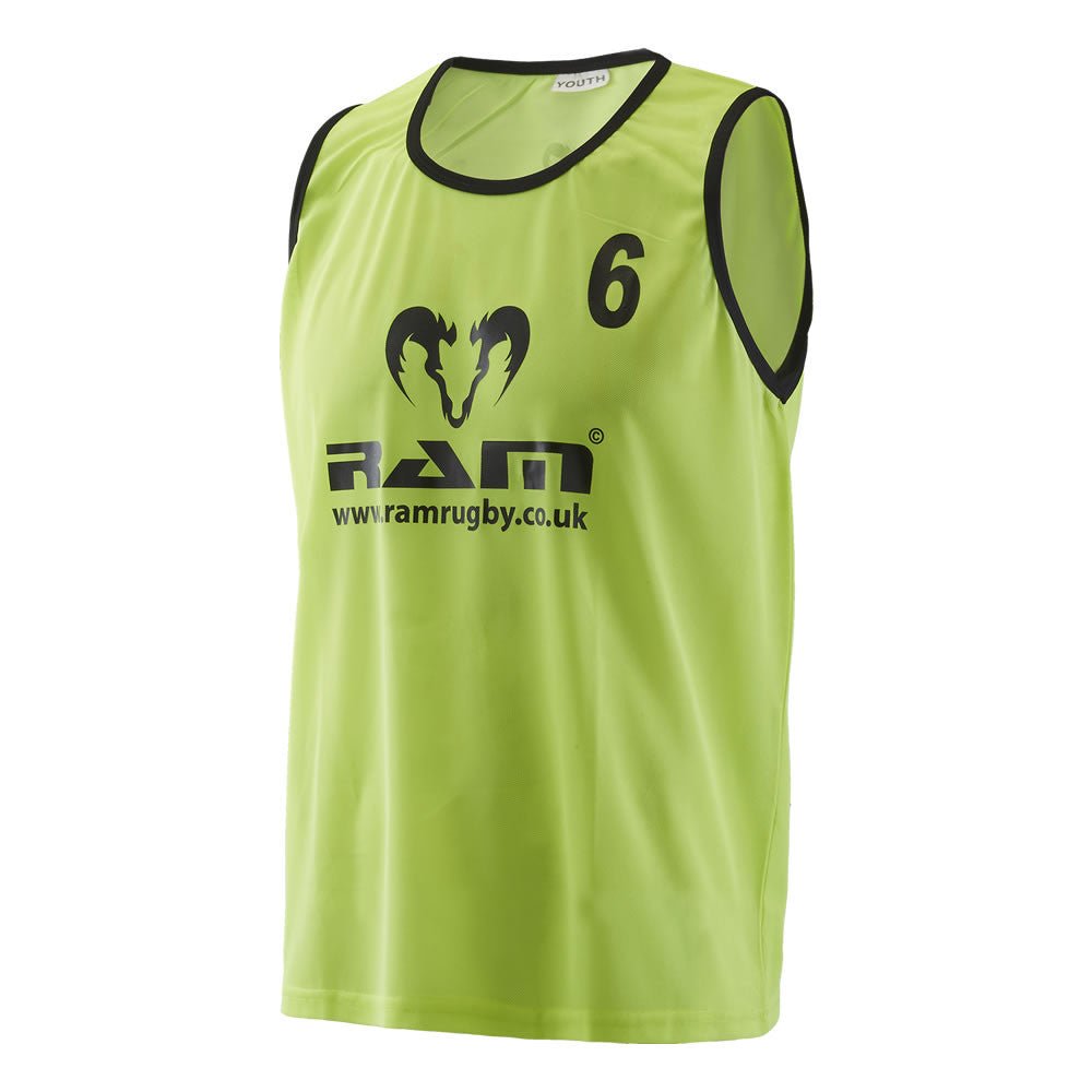 Set of 15 fluorescent Ram Rugby numbered training bibs made of breathable mesh polyester for team practice sessions